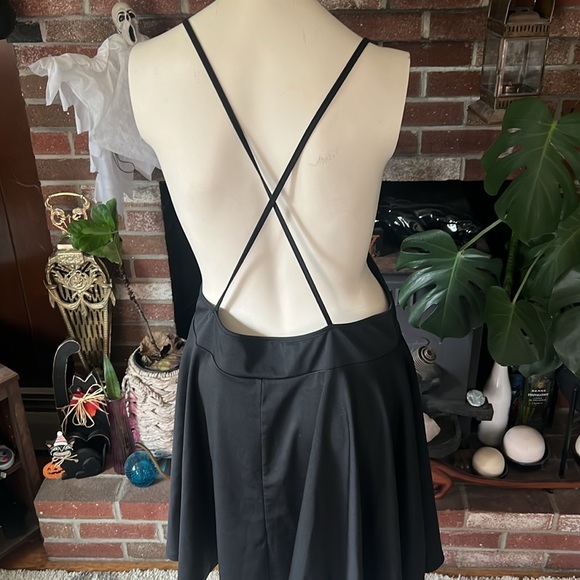 SHEIN Curve 1X Underbust Suspender Skater Skirt - Picture 2 of 3